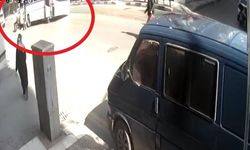 Tamir etmek için altına girdiği minibüsün altında kaldı