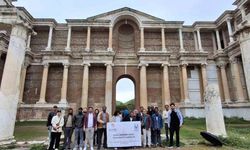 Uluslararası öğrenciler Sardes'te tarihle buluştu