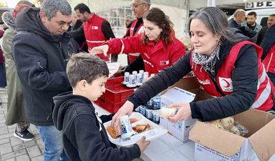Manisa Türk Kızılay'dan Ramazan'da 85 bin kişilik iftar