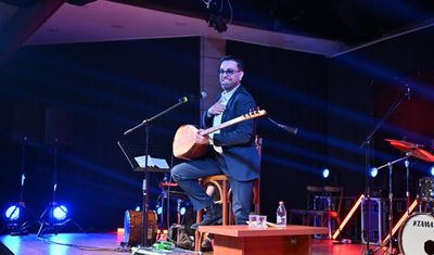 Manisa'da İsmail Altunsaray ile türkü dolu gece