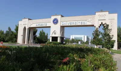 Akdeniz Üniversitesi’nde bir gecede 4 hoca işten çıkarıldı