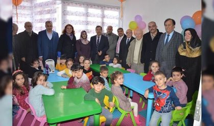 Annesinin adına minikler için Kur'an Kursu yaptırdı