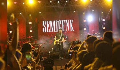 Semicenk Manisa’yı salladı