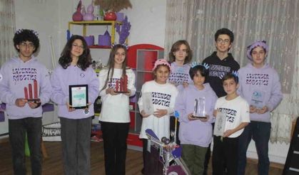 Geliştirdikleri robotla yarışmaya katılacaklar