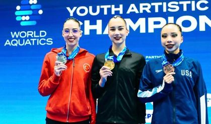 Selin Hürmeriç, Dünya Artistik Yüzme Şampiyonası’nda tarihi gümüş madalya kazandı