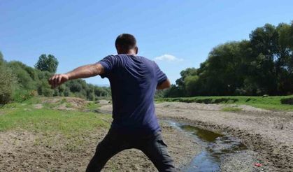 Gediz Nehri’nde alarm