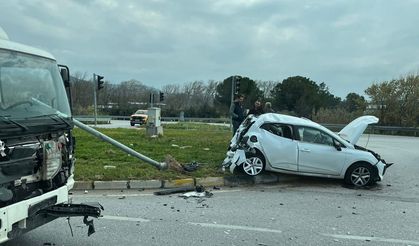 Akhisar'da OSB kavşağında trafik kazası: 1 yaralı