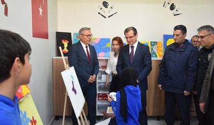 Salihli'de öğrencilerin hayal gücünü geliştirecek resim atölyesi açıldı