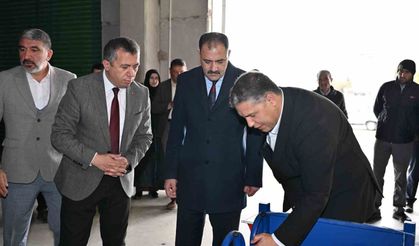 Demirci'de küçükbaş üreticilerine 'Kilitli yemlik' desteği