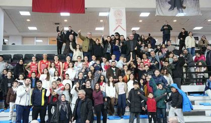 Potanın Kraliçeleri şampiyonluğa koşuyor