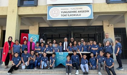 Manisa’da Köy Okullarına Kitap Desteği Sürüyor