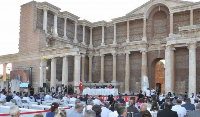 Manisa Büyükşehir Belediye Meclisi tarihi mekanda toplandı