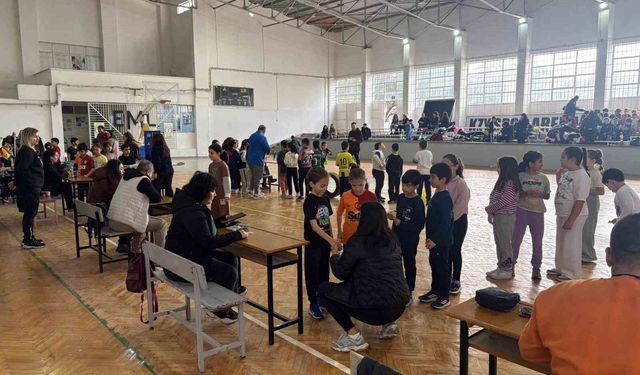 Aliağa'da bin 120 öğrenci sportif yetenek yaramasından geçti