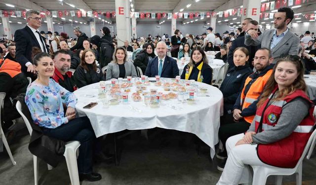 Başkan Pehlivan, personelle iftar sofrasında buluştu