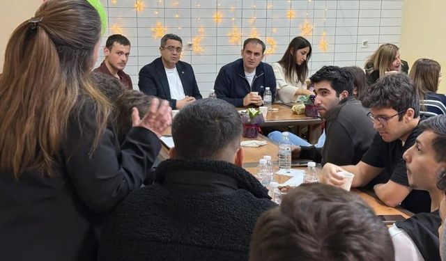 Bayındır Kaymakamı Murat Mete öğrencilerle iftarda buluştu