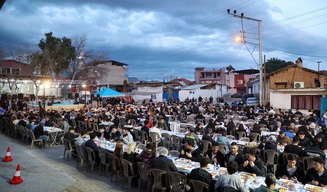 Efeler'de vatandaşlar aynı sofrada buluştu