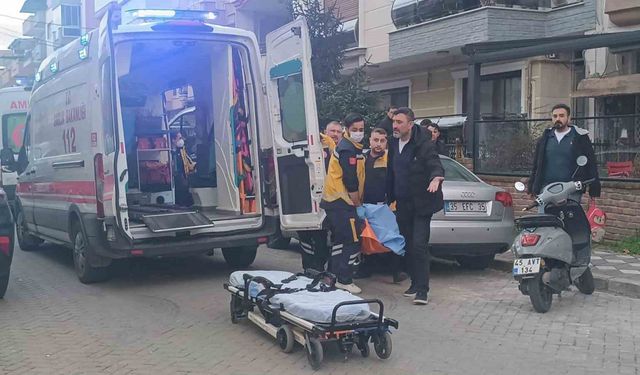 Kocasını evde ölü bulunca baygınlık geçirdi: Yakınları ulaşamayınca itfaiyeyi aradı