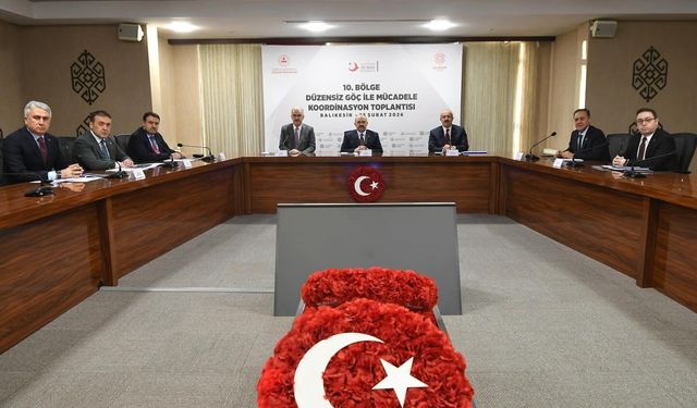 Kütahya Valisi Musa Işın, 'Düzensiz Göçle Mücadele Toplantısı'na katıldı