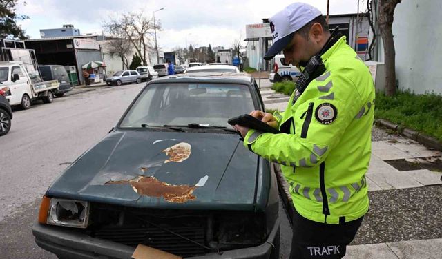 Manisa'da sahipsiz ve hurda araçlar kaldırılıyor