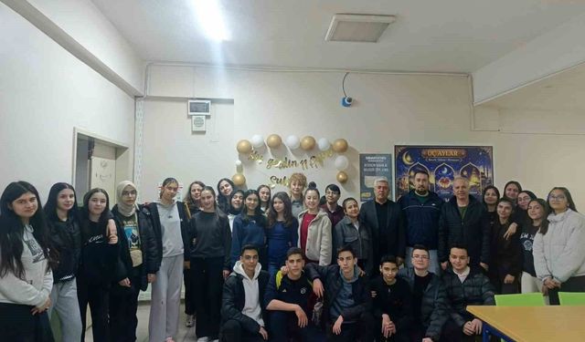 Sarıgöl'de liseliler aynı sofrada buluştu