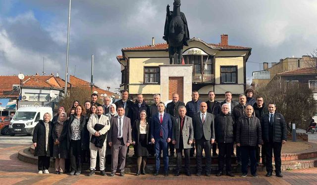Tavşanlı'da vergi haftası kutlamaları çelenk sunumu ile başladı