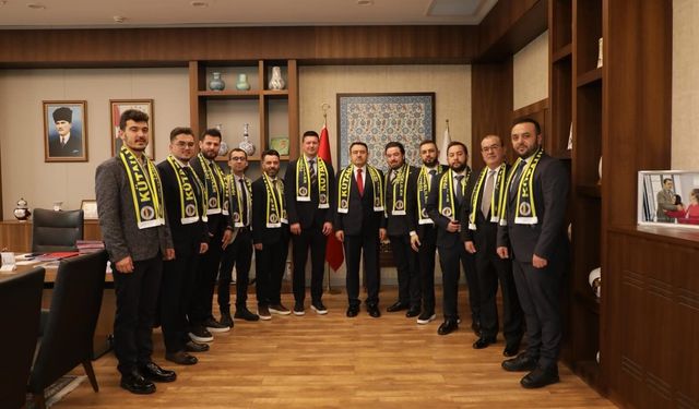 Vali Musa Işın ve Başkan Eyüp Kahveci, Kütahya Fenerbahçeliler Derneği yöneticilerini ağırladı
