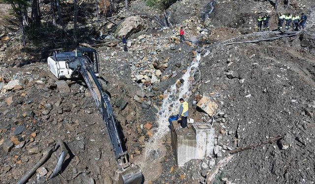 Yağışlarda zarar gören su isale hattı yenileniyor