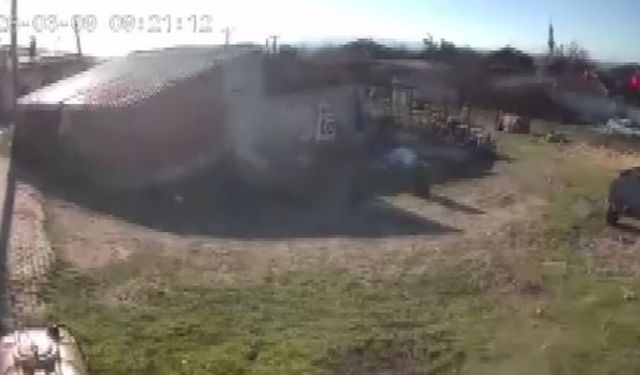 Deprem anında büyük bir gürültü ve patlama yaşandı