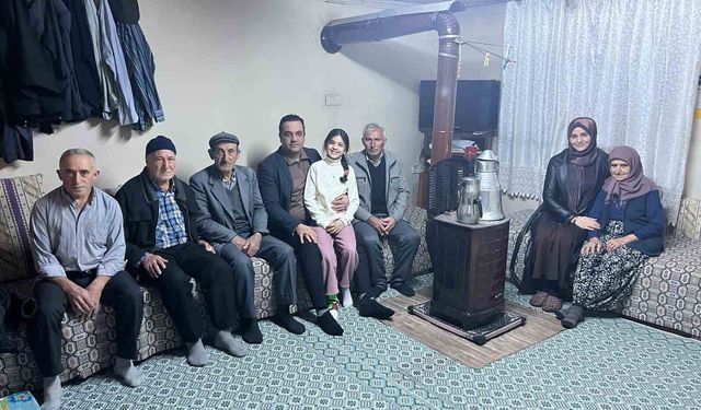 Sarıgöl'ün ilk şehidinin ailesine anlamlı ziyaret