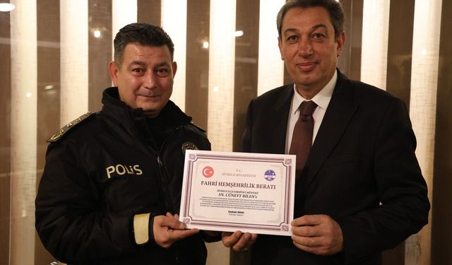 10 Mart 2026 Salı 11:12 Sivrice Emniyet Müdürü Bilen’e fahri hemşerilik ve üstün başarı belgesi