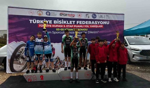 Akhisarlı bisikletçiler Türkiye Kupası'nda zirvede