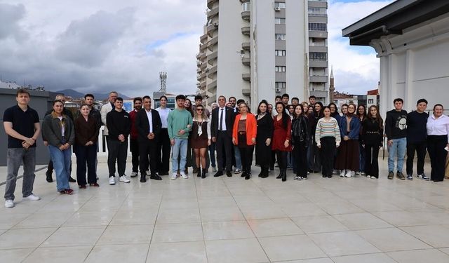 Başkan Şimşek, YKS'ye hazırlanan gençlerle kahvaltıda buluştu