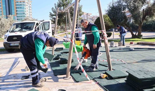 Efeler'deki parklarda yenileme çalışmaları sürüyor
