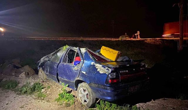 Kırkağaç'ta yağış nedeniyle taralaya uçan otomobildeki 1 kişi öldü, 1 kişi de yaralandı