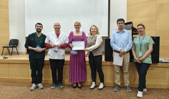 Sağlık çalışanları adım adım yarıştı