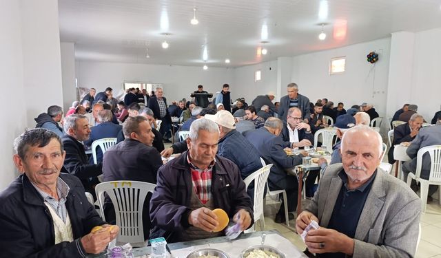 GÖRDES TEPEKÖY’DE BİNLERCE KİŞİ ASIRLARDIR DEVAM EDEN HAYRA KOŞTU