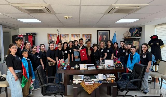 İki Devlet Tek Millet, Sanatla Buluşuyor: Aysel Dans Grubu Manisa Azerbaycan Kültür ve Dayanışma Derneği’ni Ziyaret Etti