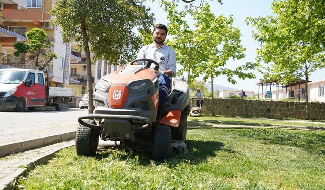 YUNUSEMRE’DE PARK VE BAHÇELER YAZA HAZIRLANIYOR