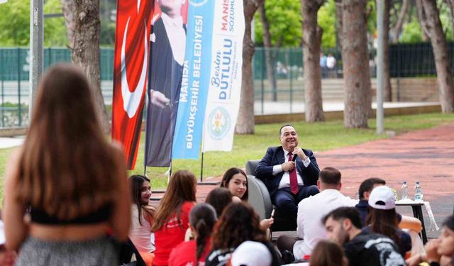 Başkan Dutlulu gençlerle bir araya geldi