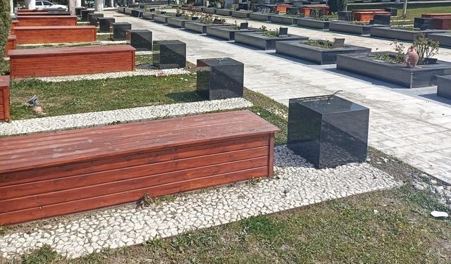 Manisa Büyükşehir mezarlıkları Kurban Bayramı'na hazırlıyor