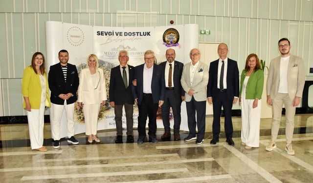 MADOST’un Gurur Gecesi: Lale Erdoğan Tunçer’in Ev Sahipliğinde Şefik Yılmaz Dizdar Rüzgarı Esti