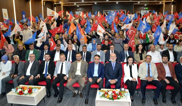 AK Parti Yunusemre İlçe Başkanlığı tarafından Genişletilmiş İlçe Danışma Meclisi Toplantısı düzenlendi.