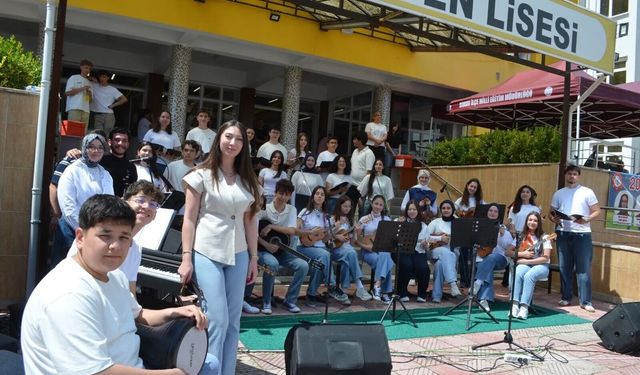 'Bahar Şenliği' Ve 'Yıl Sonu Kermesi' Festivale Dönüştü
