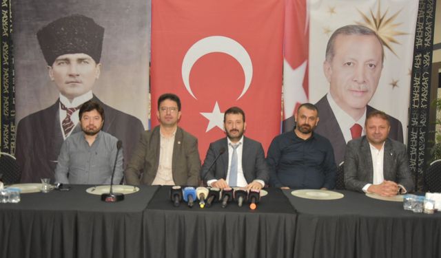 Türk Ocakları Manisa Şubesi Basınla Buluştu: "Siyasete Değil, Millete Hizmet Ediyoruz"