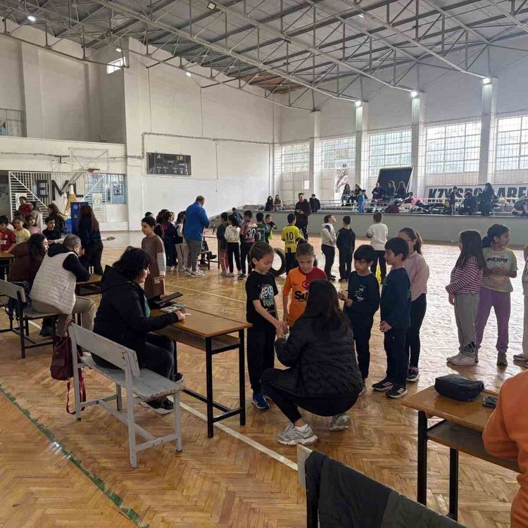 Aliağa'da bin 120 öğrenci sportif yetenek yaramasından geçti