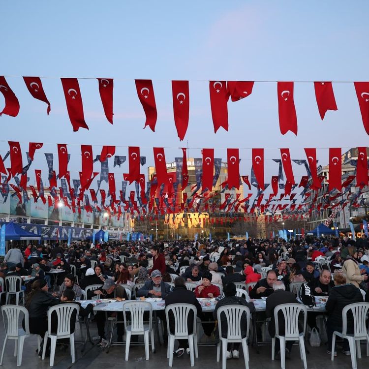 Aydın Büyükşehir Belediyesi Ramazan'ın bereketini kentin dört bir yanına taşıyor