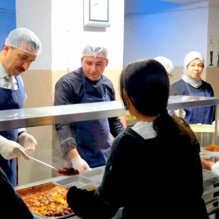 İl Müdürü Uğurelli öğrencilerle iftar sofrasında buluştu