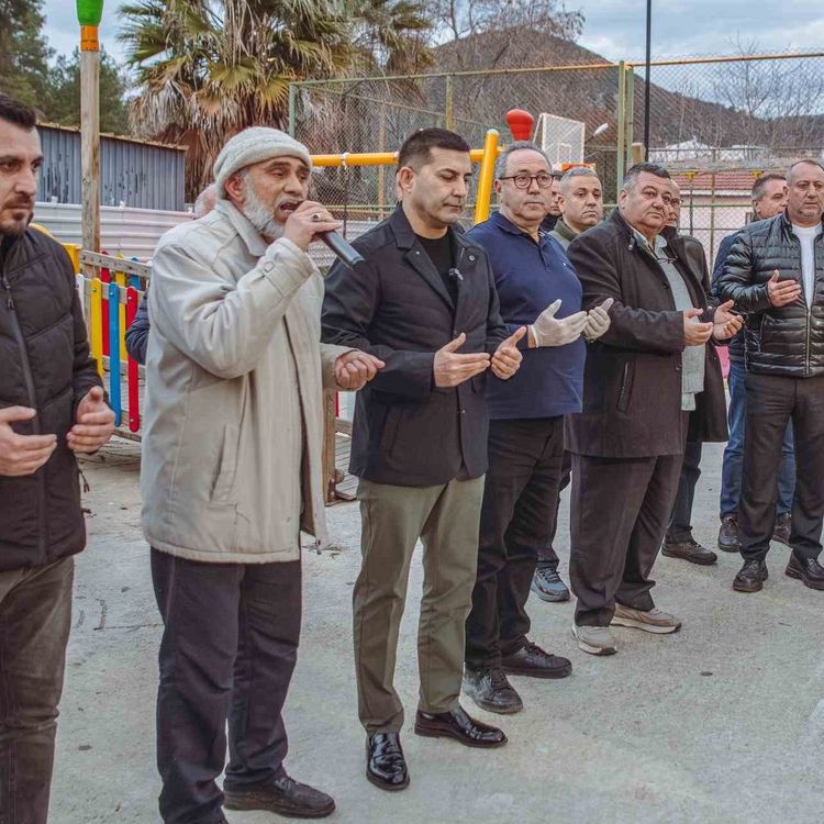 Kuşadası'nda oruçlar dualar eşliğinde açıldı