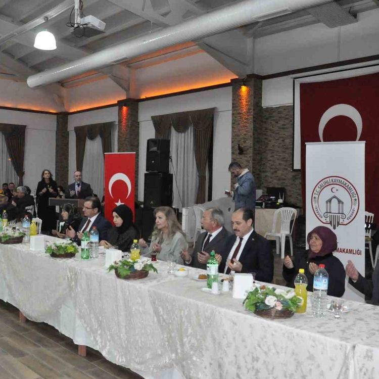 Salihli Kaymakamı Güldoğan, şehit aileleri ve gazilerle iftarda buluştu