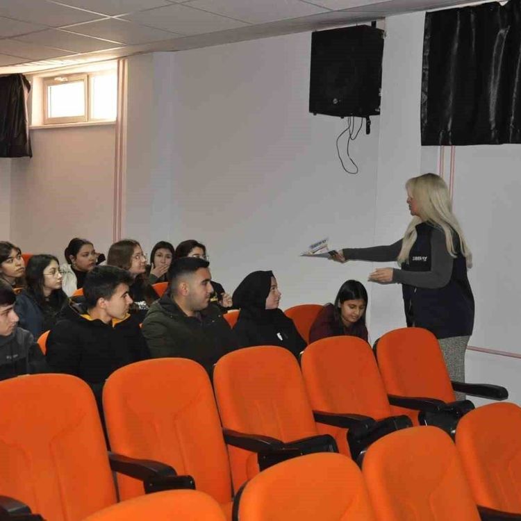 Salihli'de öğrencilere siber suç ve IBAN dolandırıcılığı uyarısı